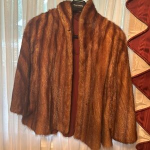 Gorgeous fur cape looks brand new